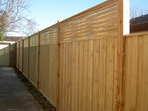 Paling Fence Boneo. Your Fencing Contractor Specialists